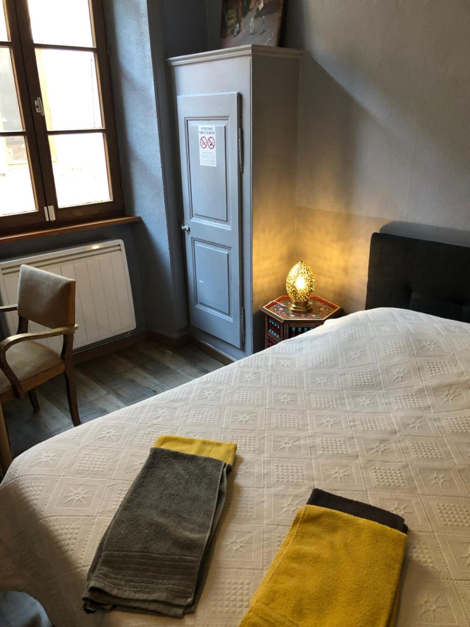 Hotel Le Dauphine à Châtillon-en-Diois Extérieur photo