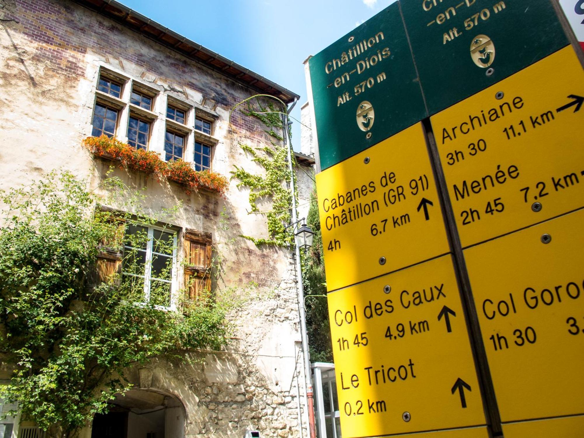 Hotel Le Dauphine à Châtillon-en-Diois Extérieur photo