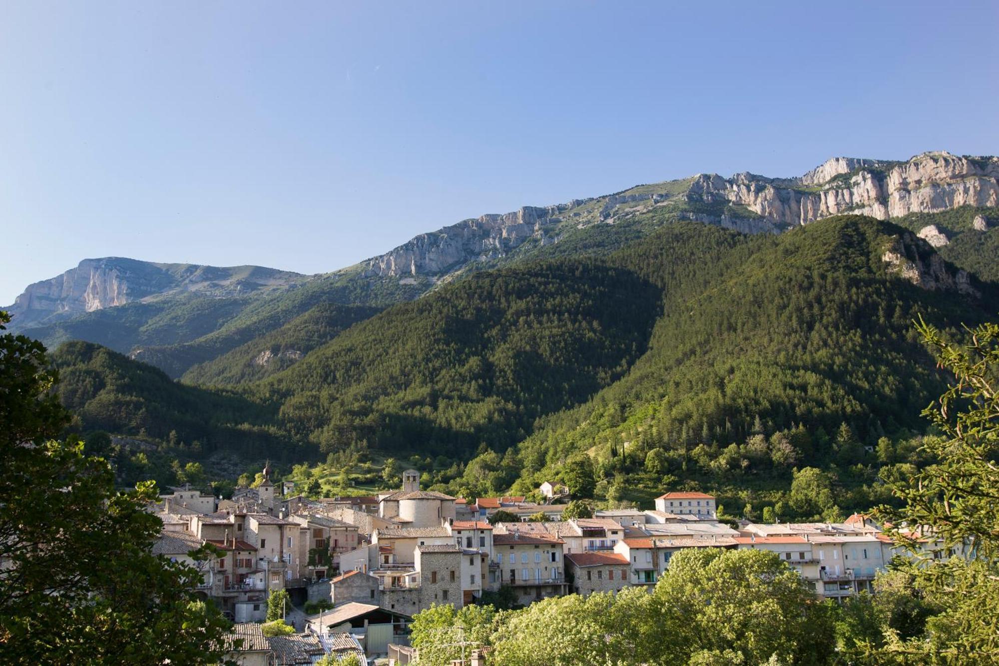 Hotel Le Dauphine à Châtillon-en-Diois Extérieur photo