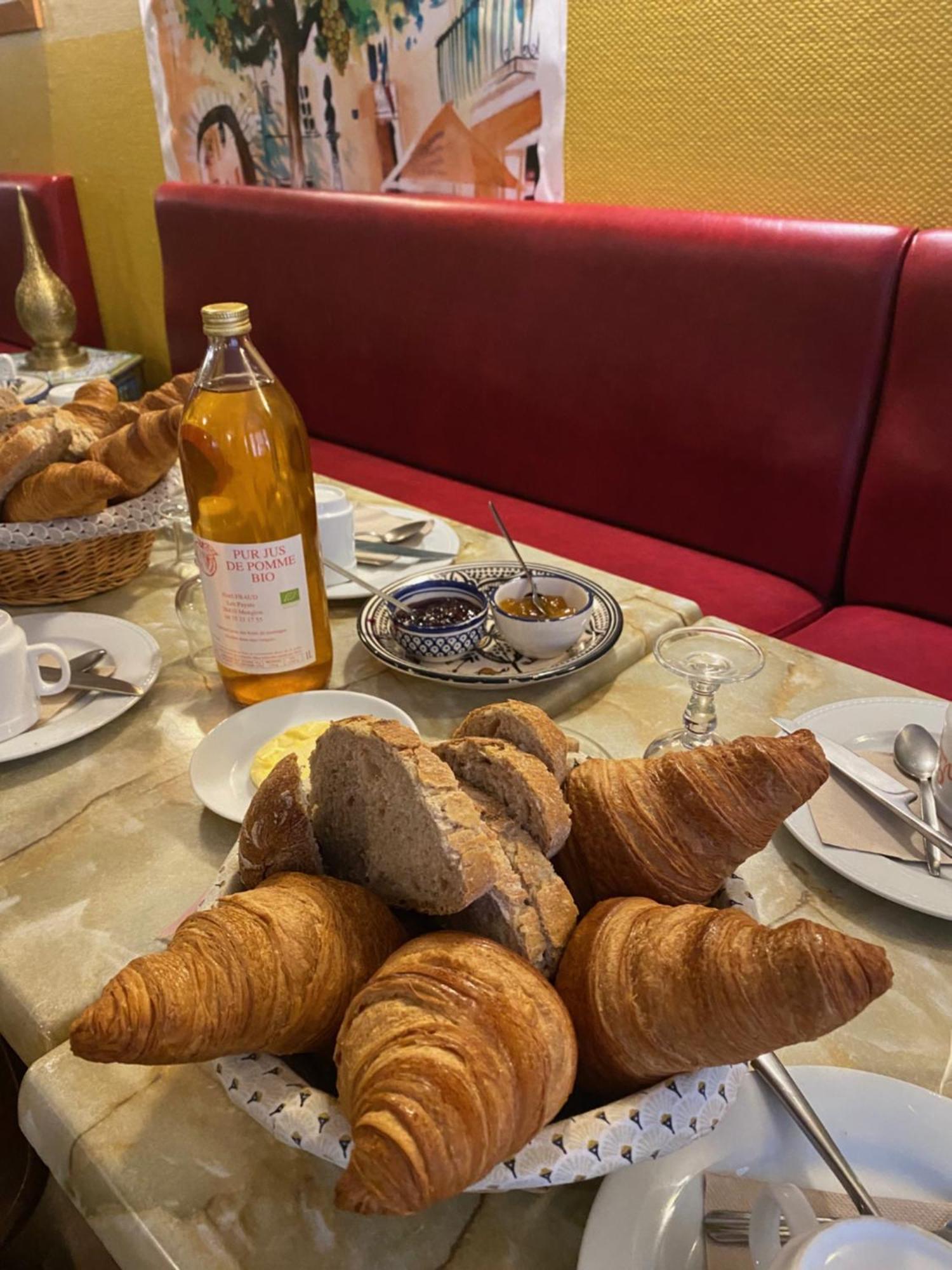 Hotel Le Dauphine à Châtillon-en-Diois Extérieur photo